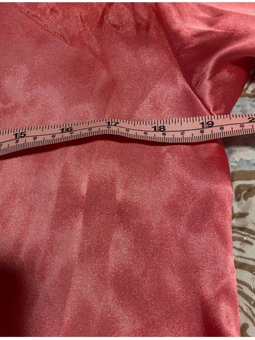 Vintage 90's Secret Treasures
Satin Sleep shirt in Vibrant coral color - Picture 8 of 10